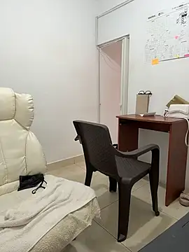 angie_e (Ask my age) - 😮‍💨🍒🍒tit in office secret boss RISKY