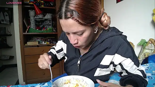 philiashekinah1 (F young) - Squirt everywhere