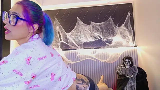annie_hawk (F young) - ⭐ PINCH NIPPLES & AHEGAO ⭐