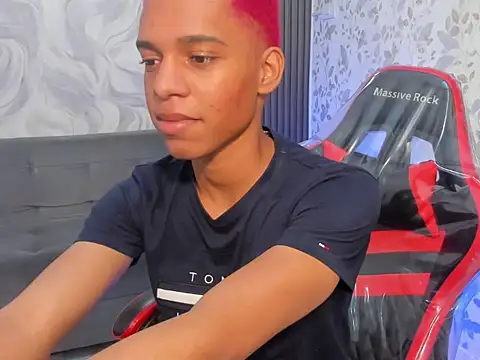 luccas_lowee (M twink) - Cumming show