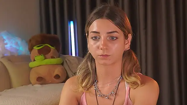 MilaMilkEyes