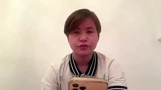 janethudy (F teen) - Blow kisses to everyone😘