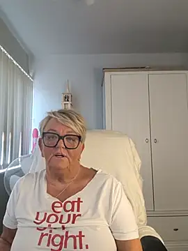 Bridget-valentine live cam preview