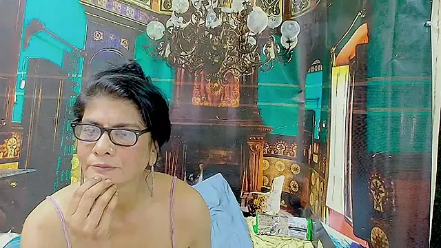 IndianAllure live cam preview