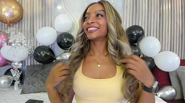 BriannaChelsea live cam preview