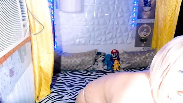 TSbrianaHugeCock live cam on StripChat