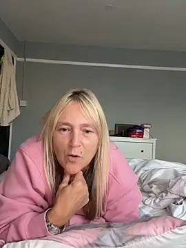 Blondnboujee53 live cam preview