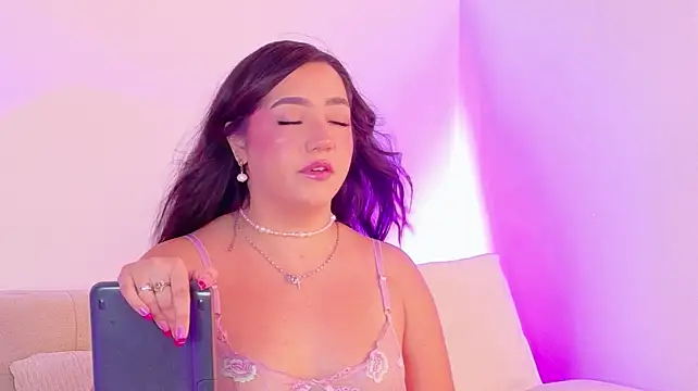 hannah_pradaa