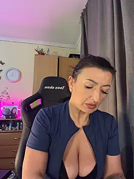 Hotangel75