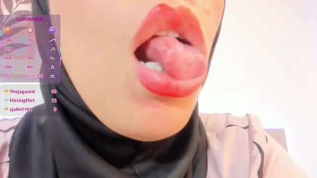 hanajameela (Ask my age) - spank ass and twerking