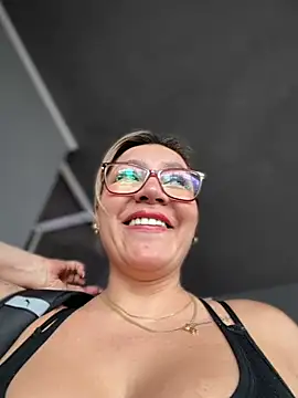 DIANITA_1988 live cam on StripChat