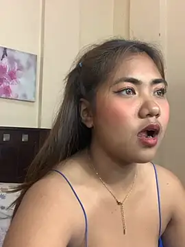 YaraSmith live cam on StripChat