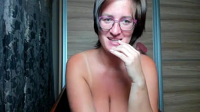 CurvyJules69