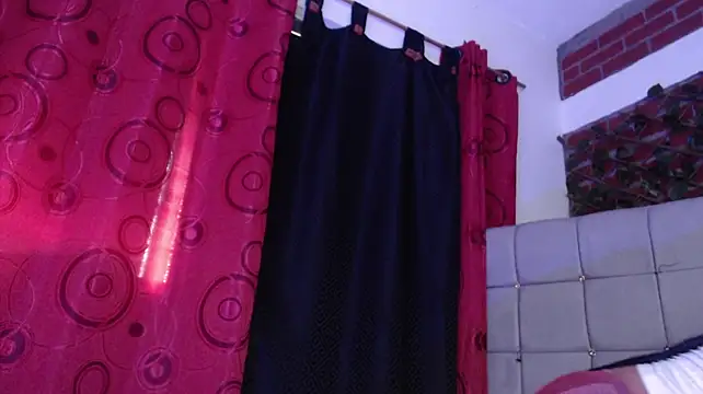 charlotte_brawn live cam preview