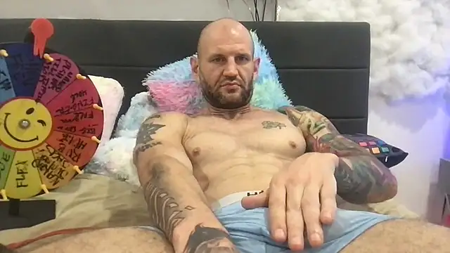 brianomally live cam on StripChat