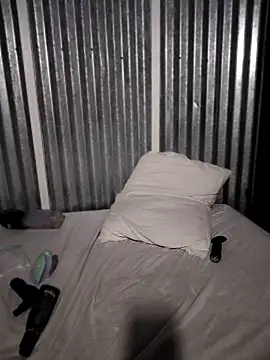 TuzdayG live cam preview