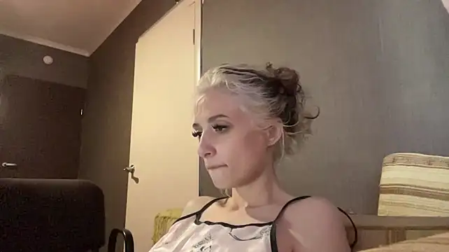 PriscillaOstlie live cam preview