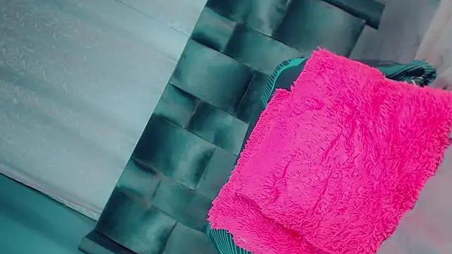 Modèle: CharlotteBigCock