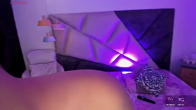 GiaCaprianii live cam on StripChat