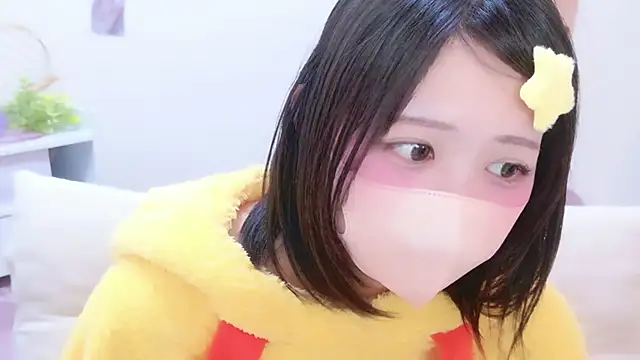 Hinata_Sun live cam on StripChat