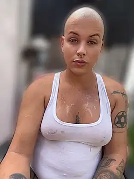 Modelo: alicetgirlbr