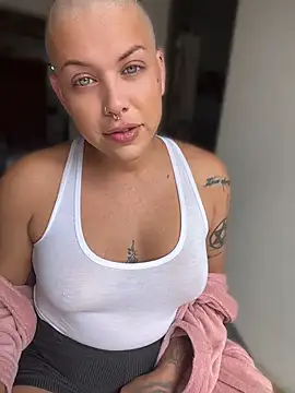 Modelo: alicetgirlbr