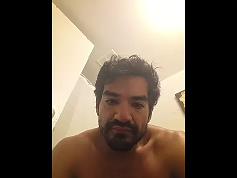 piggylatino live cam on StripChat