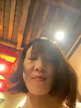 littleqiu live cam on StripChat