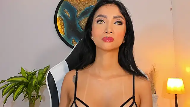 Megannwilliams live cam on StripChat