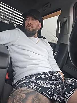 Beardedtattood live sex cam