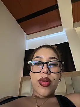 Sienna_brunette