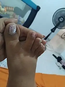 miabloom0 (F young) - Playing with my dildo