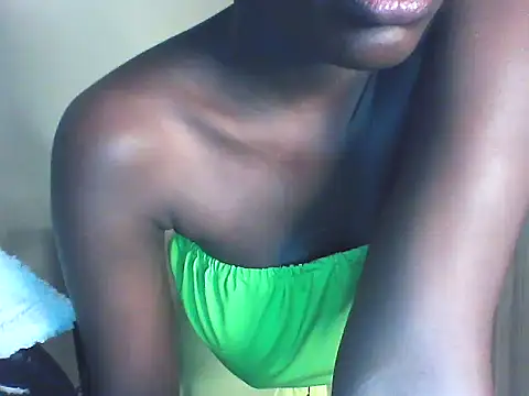 Lil_babes live cam on StripChat