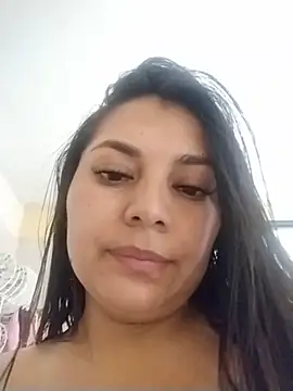 BlueeDiamond live cam on StripChat