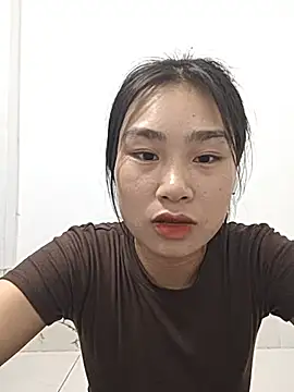 Emma-18t live cam on StripChat