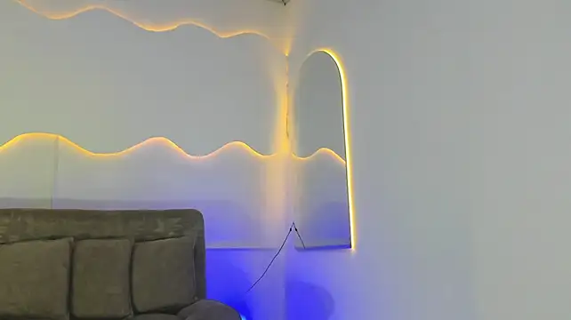 ArohomLester_