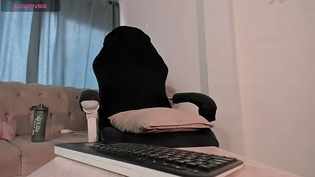 zoe_37