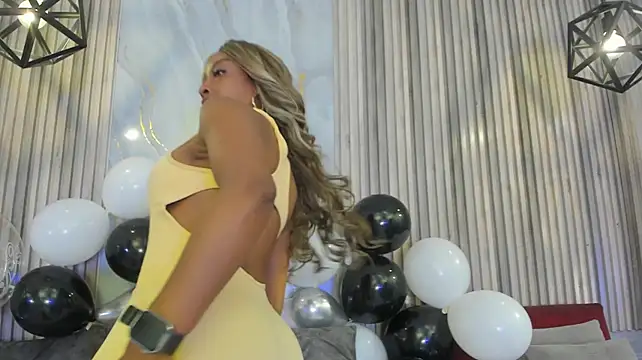 BriannaChelsea live cam preview