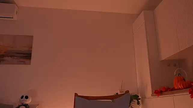 Miablueye live cam on StripChat