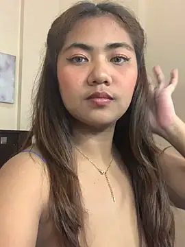 YaraSmith webcam