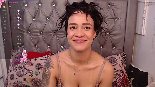LAILAGUMMY live cam on StripChat