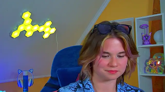 AliceAllard live cam preview