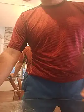 chicoguapo8 live cam on StripChat