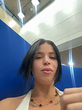 Rafaellaz Live Webcam on Stripchat