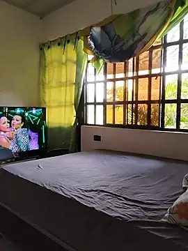 MiaBloom0