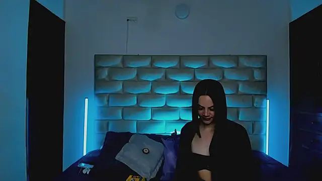 HollyGrey_