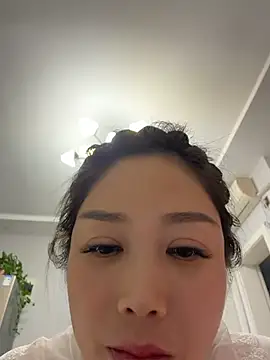 yuanpu0925 live cam on StripChat