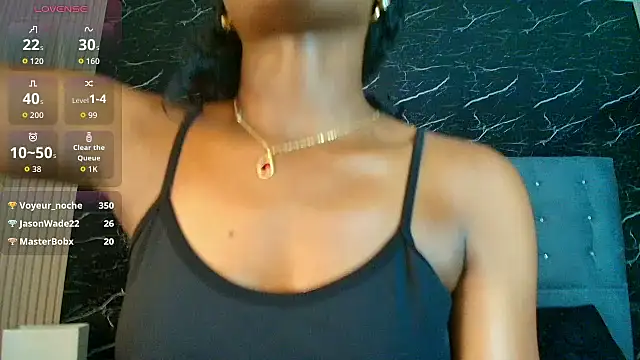 Ebony-petitee