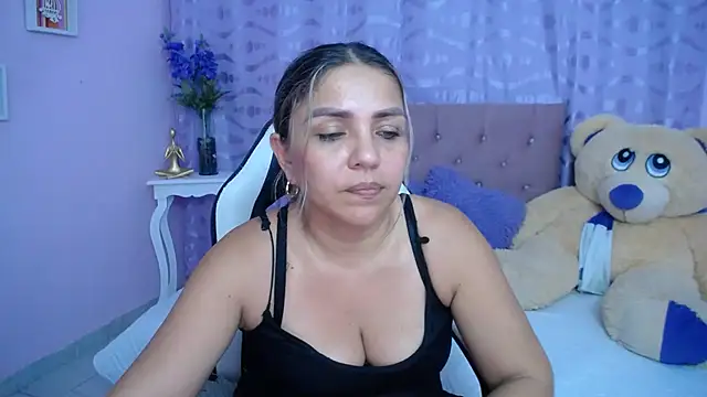 cum_bigass live cam preview