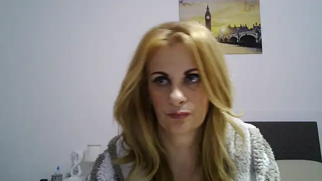 Clara1986 live cam on StripChat